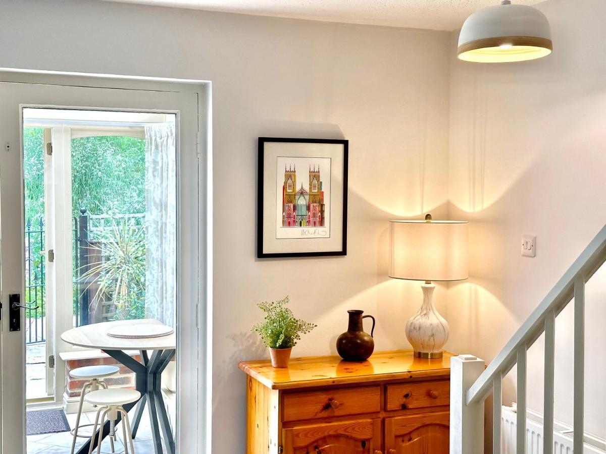 Cherry Blossom Cottage يورك المظهر الخارجي الصورة