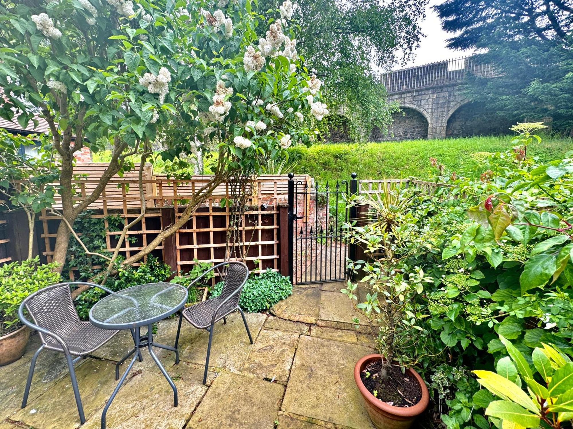 Cherry Blossom Cottage يورك المظهر الخارجي الصورة
